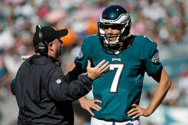 eagles-uptempo-offense-problems-bradford.jpg